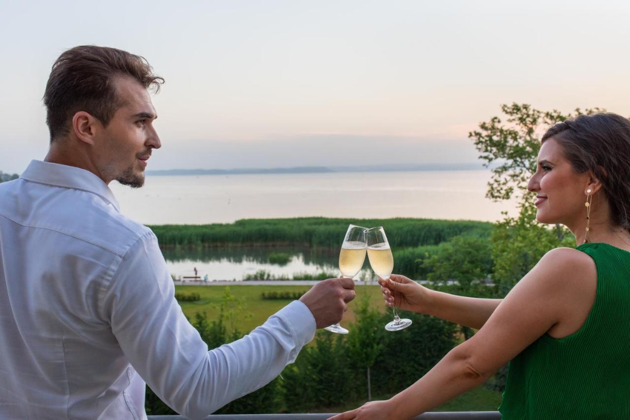 Hotel Azur Premium Siófok Eksteriør billede